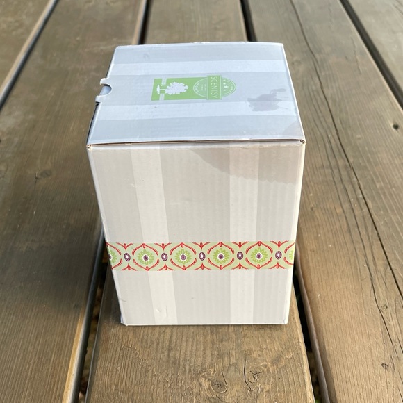 Scentsy Tilia Tree Pattern Wall Plug-In Wax Warmer in Original Box - Picture 4 of 12